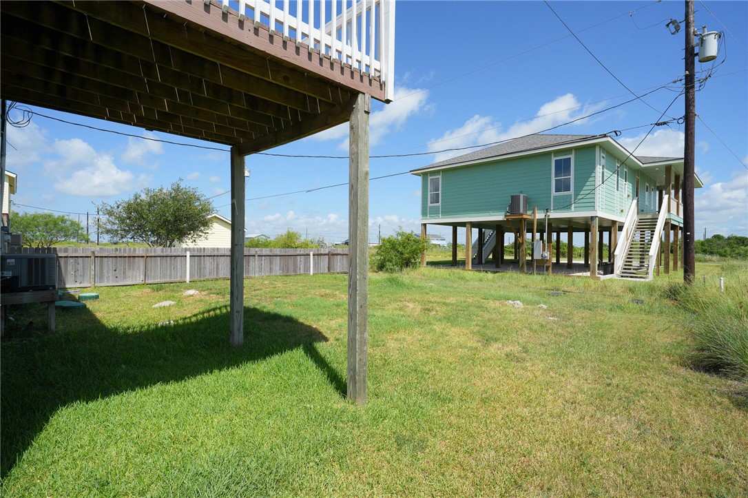 114 W Shady Oak Rockport TX 78382