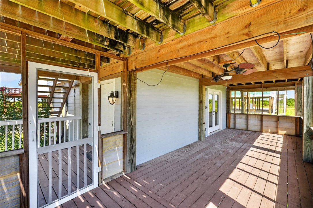 114 W Shady Oak Rockport TX 78382