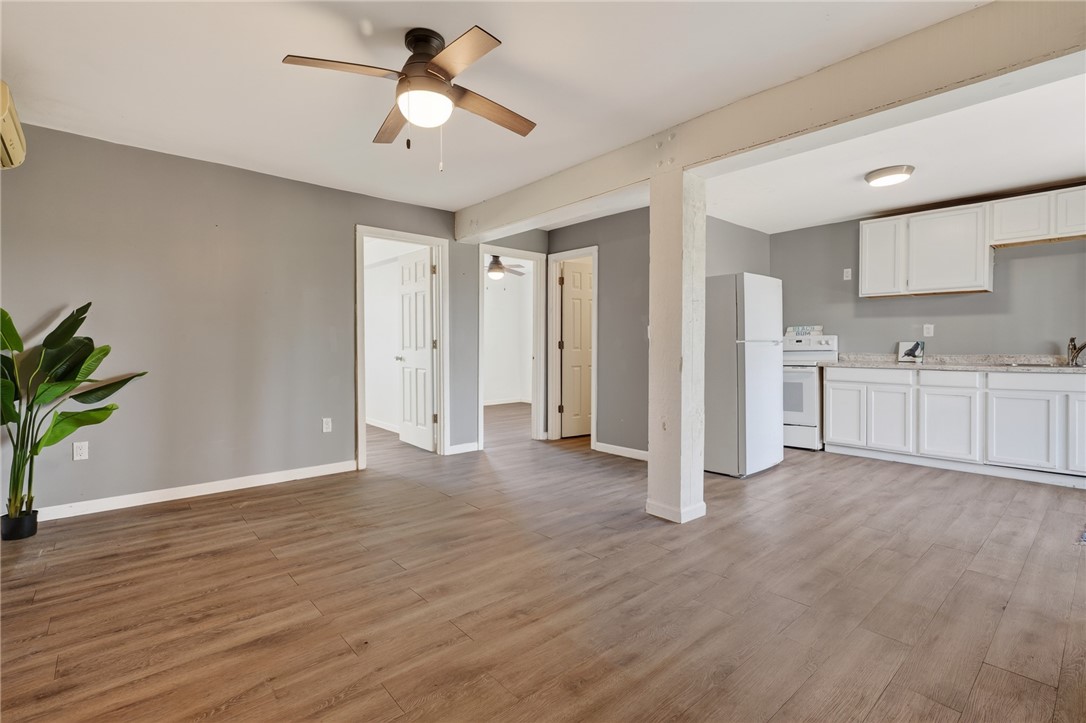 114 W Shady Oak Rockport TX 78382