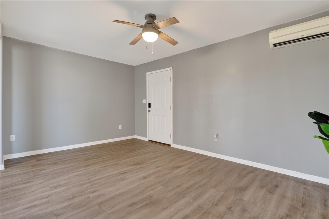 114 W Shady Oak Rockport TX 78382