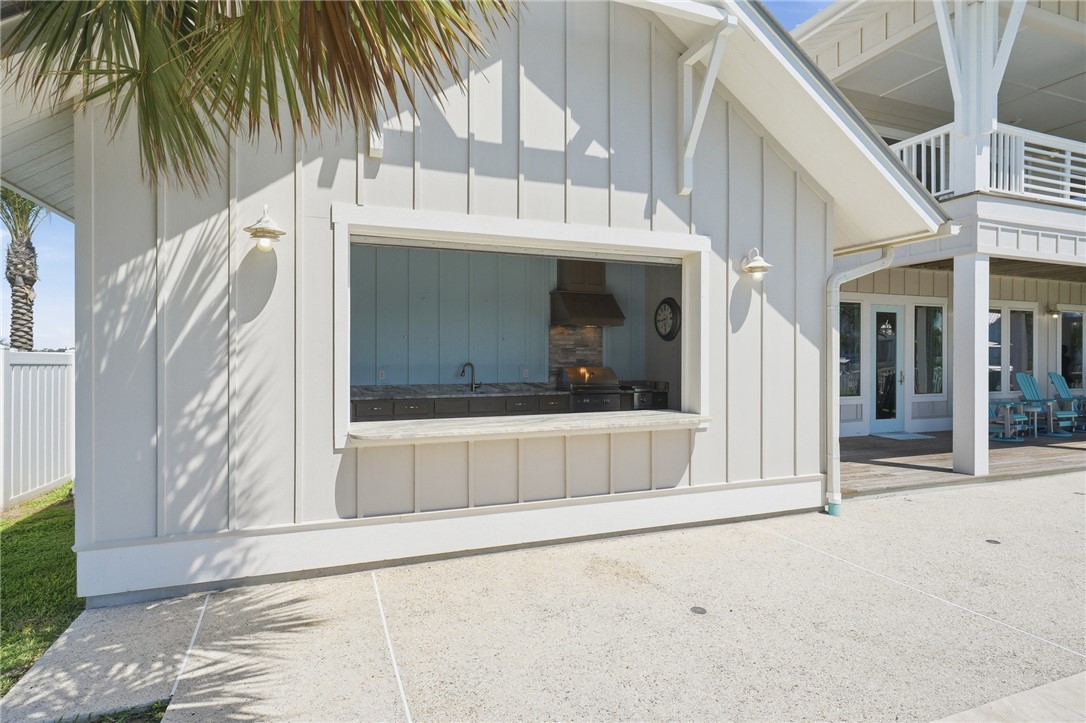 1009 Fiji Drive Rockport TX 78382