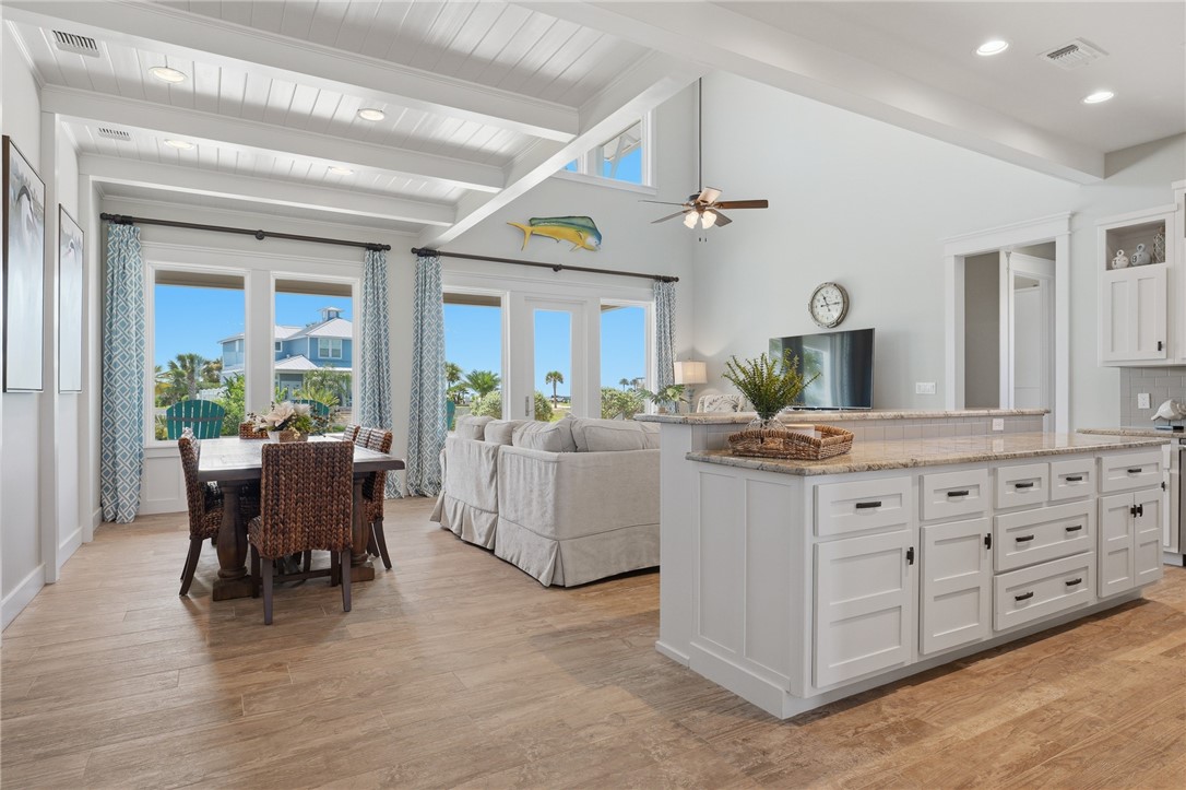1009 Fiji Drive Rockport TX 78382