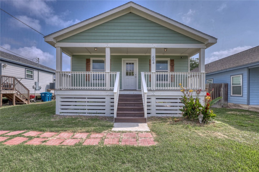 604 E Hackberry Street Rockport TX 78382