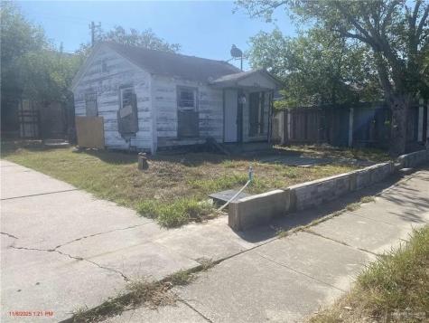 3001 Reyna Street Corpus Christi TX 78405