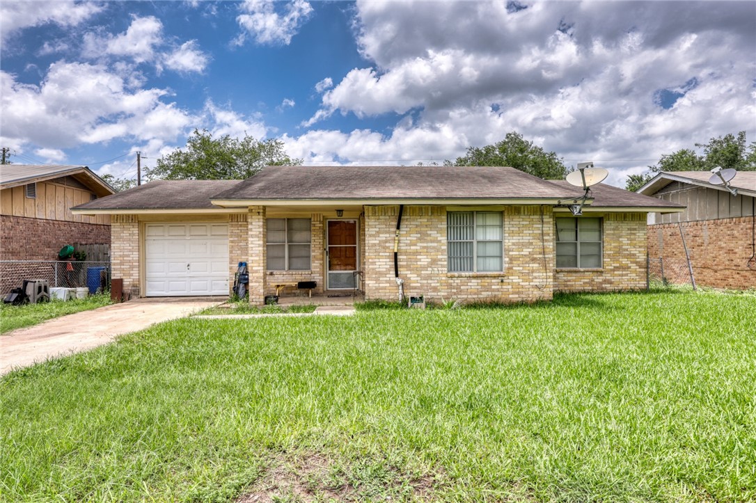 202 Canyonview George West TX 78022