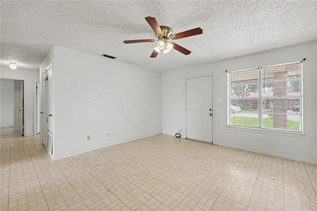 202 Canyonview George West TX 78022