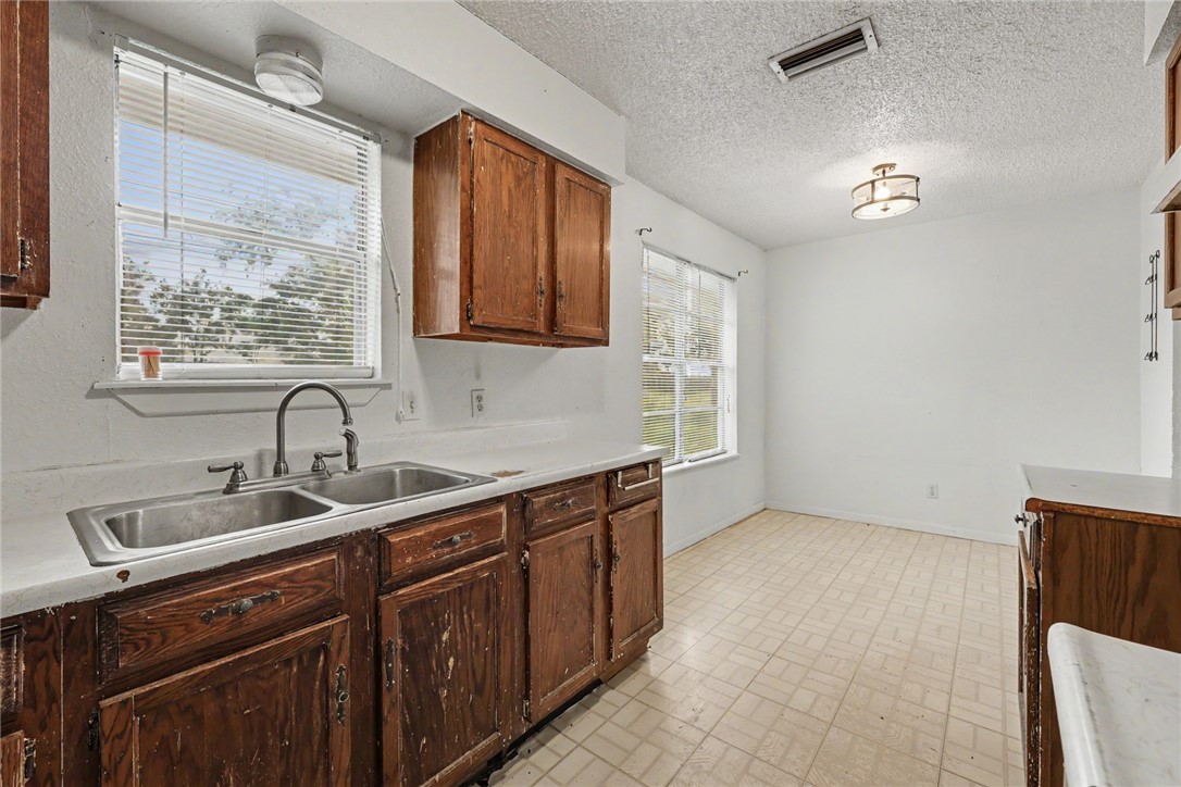 202 Canyonview George West TX 78022