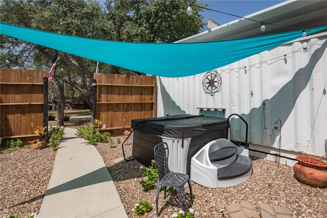 1324 N Verne Street Rockport TX 78382