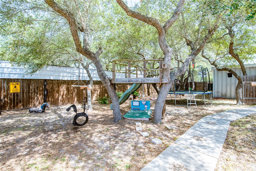 1324 N Verne Street Rockport TX 78382