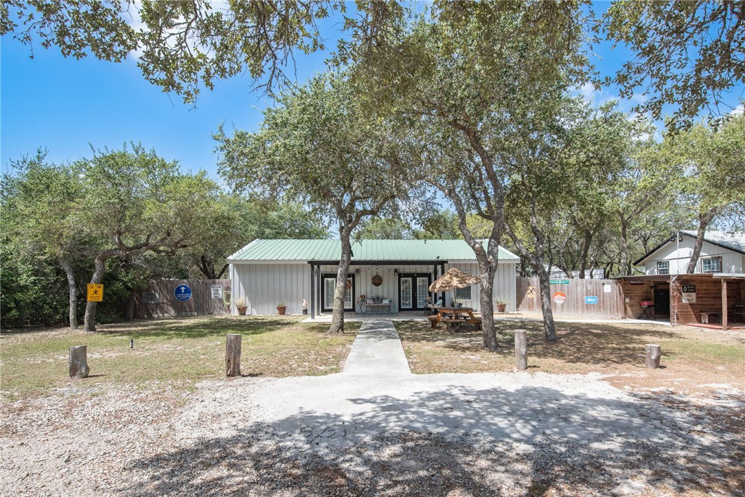 1324 N Verne Street Rockport TX 78382