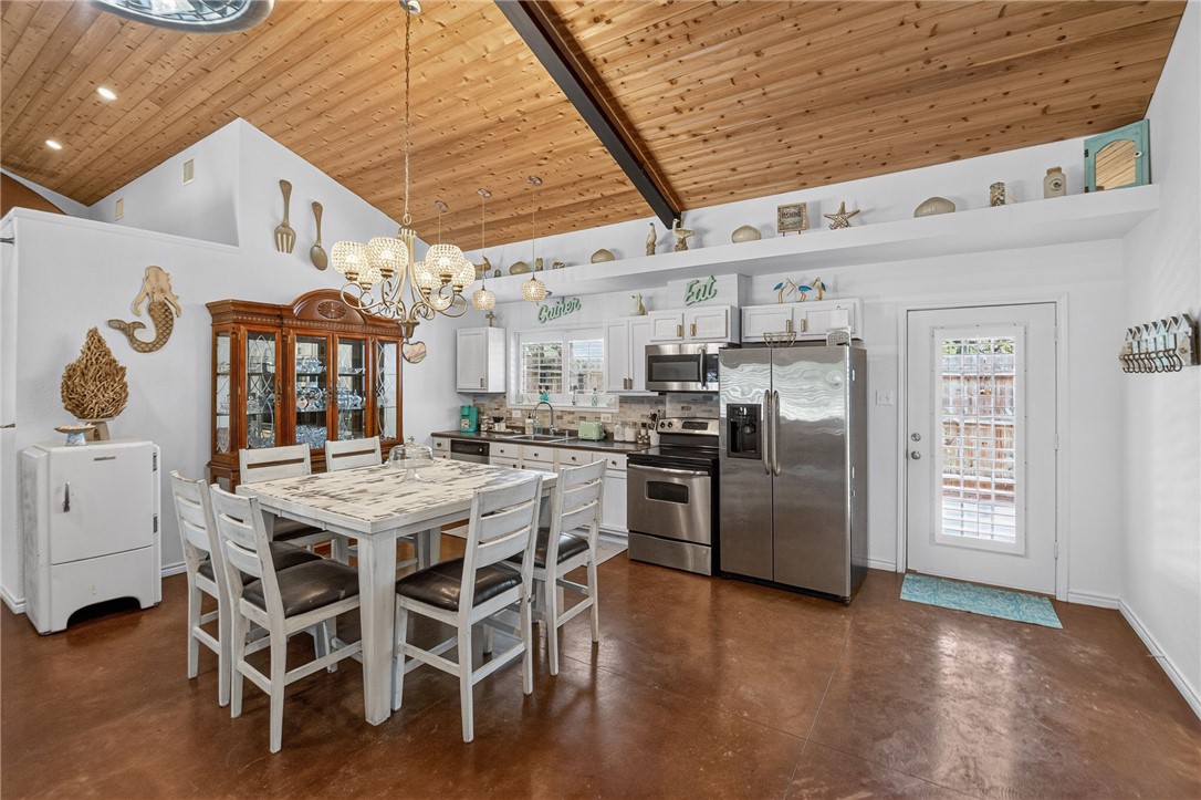 1324 N Verne Street Rockport TX 78382
