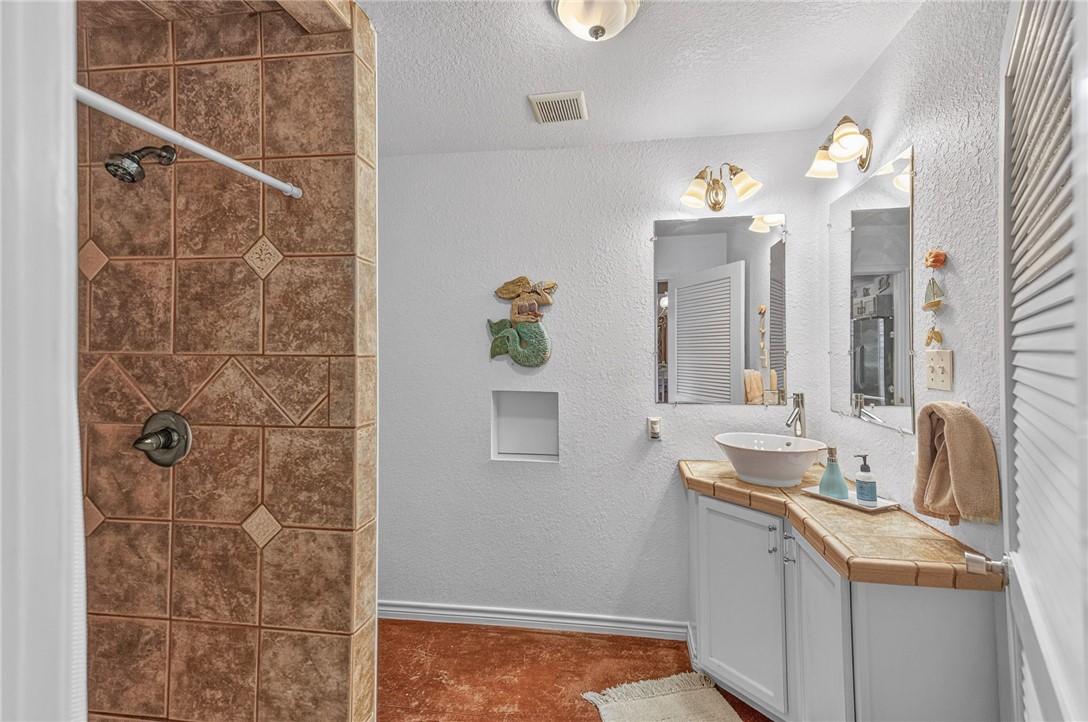1324 N Verne Street Rockport TX 78382