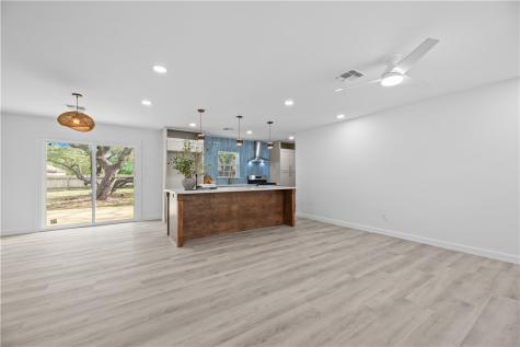 1907 Johnson Avenue Rockport TX 78382