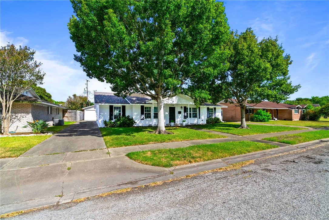 726 Meadowbrook Drive Corpus Christi TX 78412