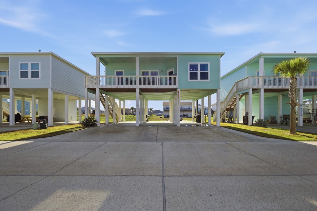 127 Paradise Drive Rockport TX 78382
