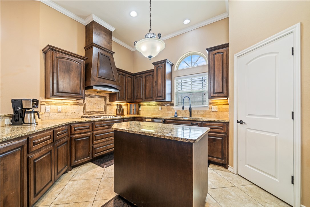 7514 E Lake Drive Corpus Christi TX 78414