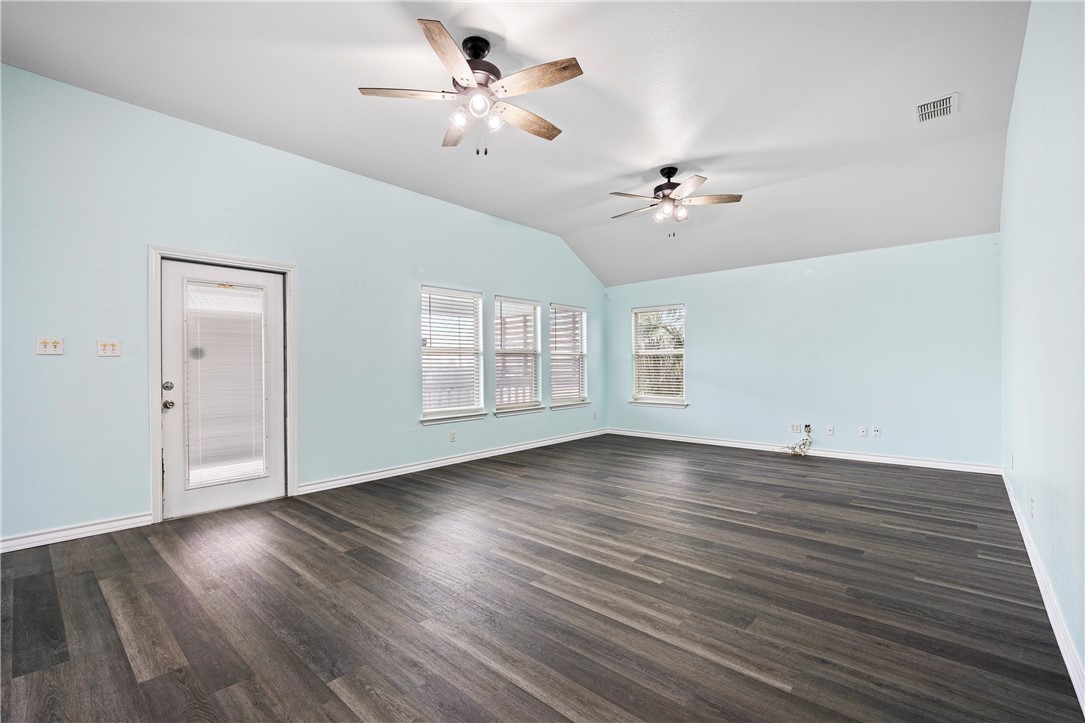 4033 Laguna Shores Corpus Christi TX 78418