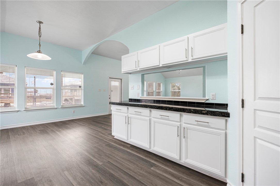 4033 Laguna Shores Corpus Christi TX 78418