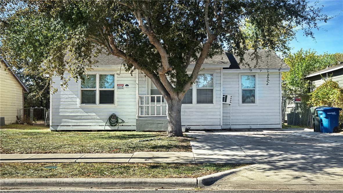 4533 W Nesbitt Drive Corpus Christi TX 78415