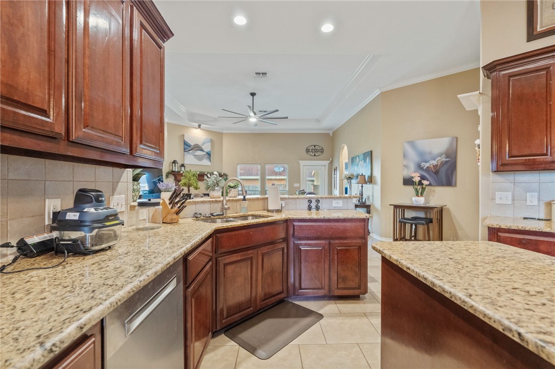 14826 Columbia River Drive Corpus Christi TX 78410