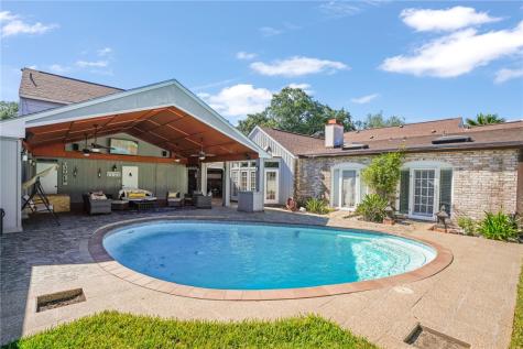 1221 W Henrietta Avenue Kingsville TX 78363