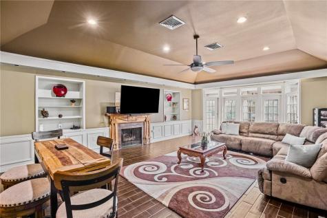 1221 W Henrietta Avenue Kingsville TX 78363