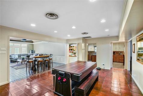1221 W Henrietta Avenue Kingsville TX 78363