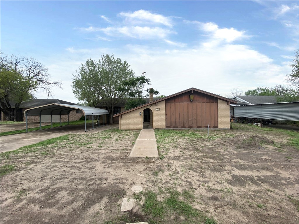 908 Fannin Street George West TX 78022