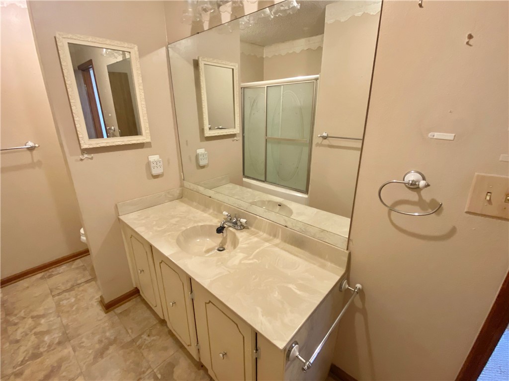 908 Fannin Street George West TX 78022