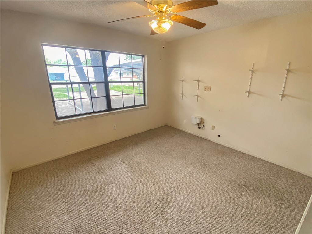 908 Fannin Street George West TX 78022
