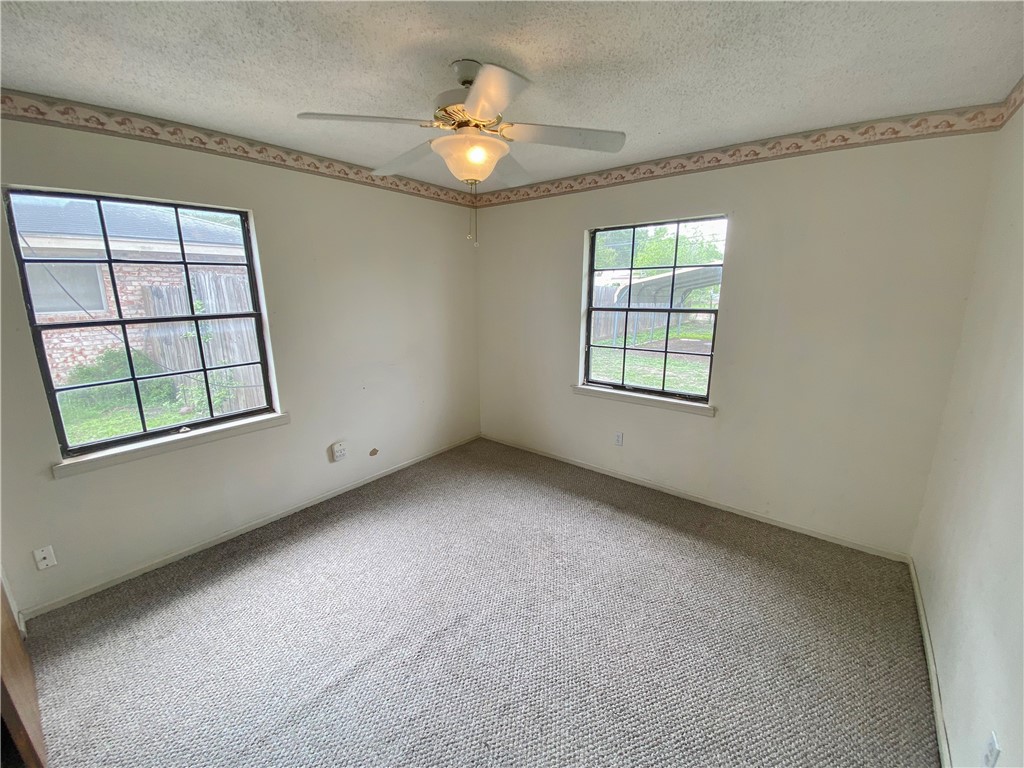 908 Fannin Street George West TX 78022