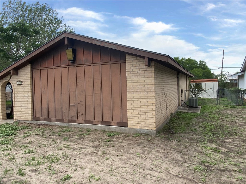 908 Fannin Street George West TX 78022