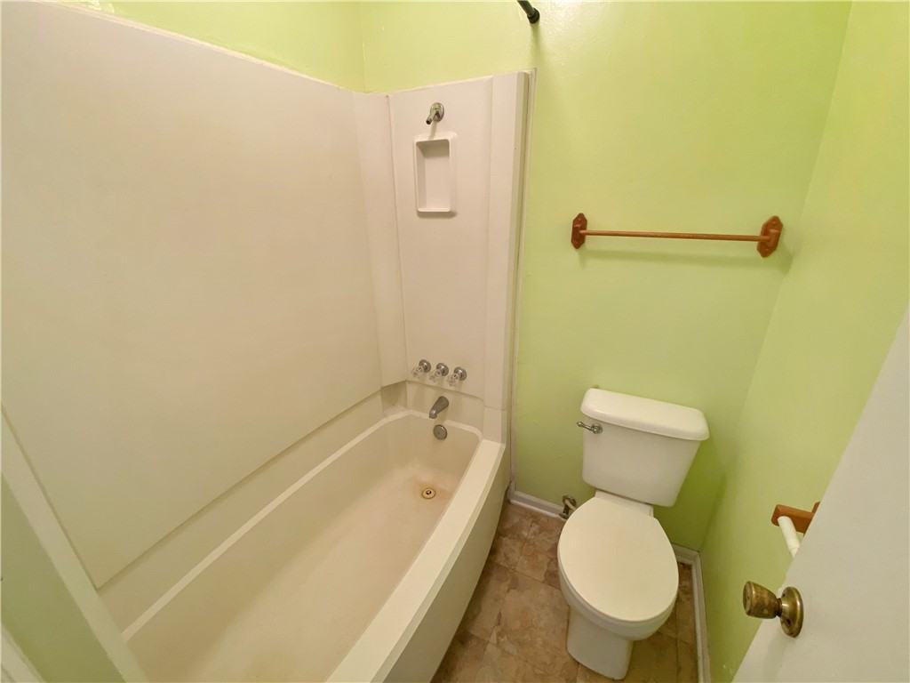 908 Fannin Street George West TX 78022