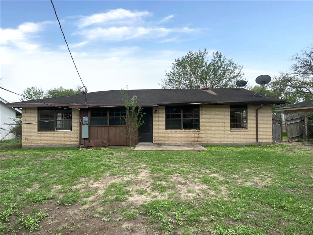 908 Fannin Street George West TX 78022