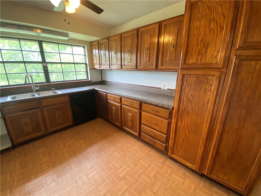908 Fannin Street George West TX 78022