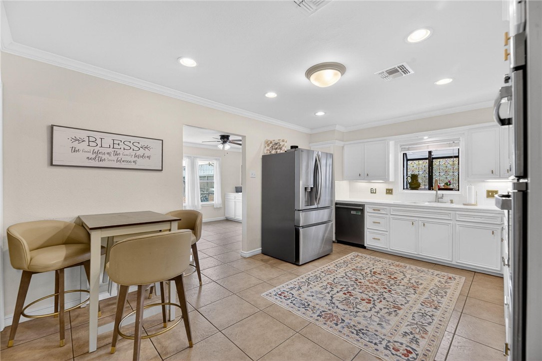 609 Peerman Place Corpus Christi TX 78411