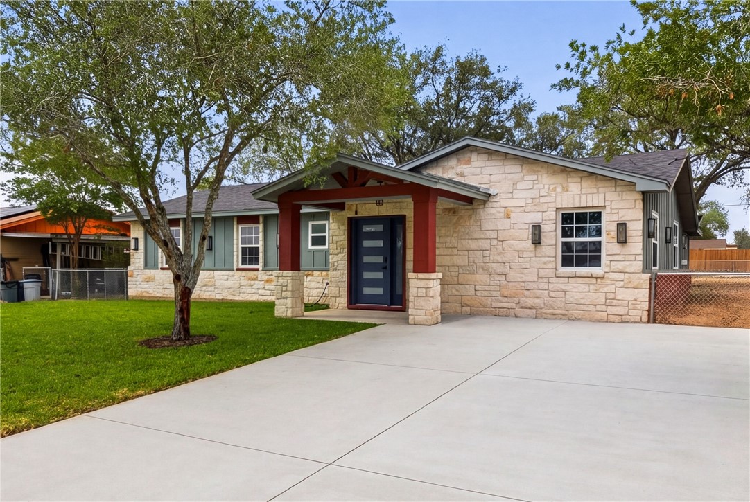 609 W Panpama Drive San Diego TX 78384
