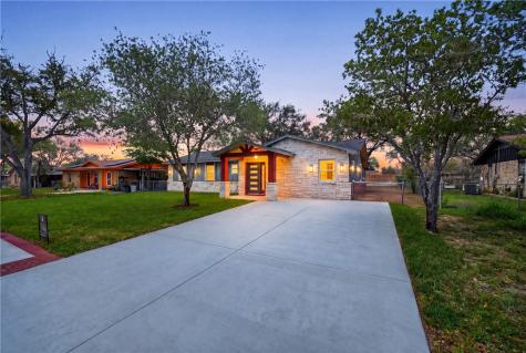 609 W Panpama Drive San Diego TX 78384