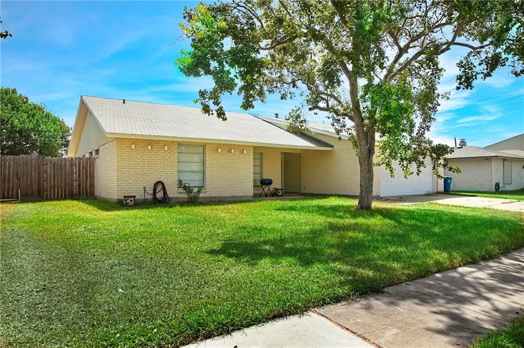 1506 Memorial Parkway Portland TX 78374