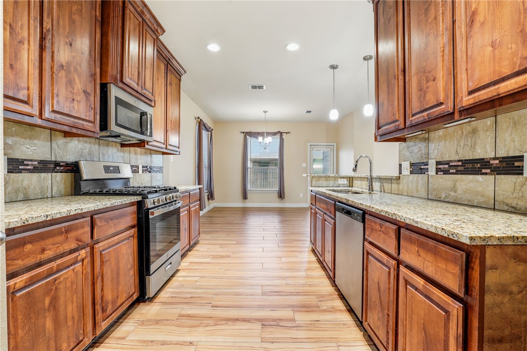 2221 Cuarzo Drive Corpus Christi TX 78414