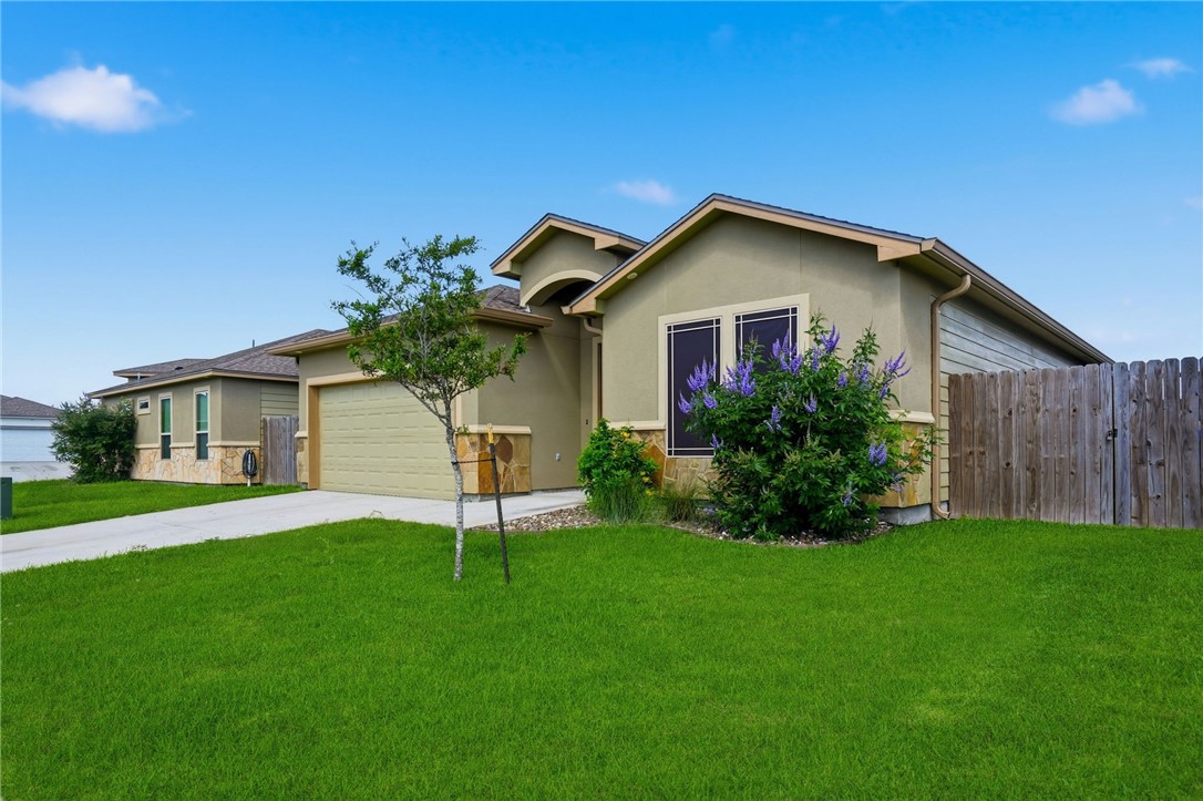 2221 Cuarzo Drive Corpus Christi TX 78414