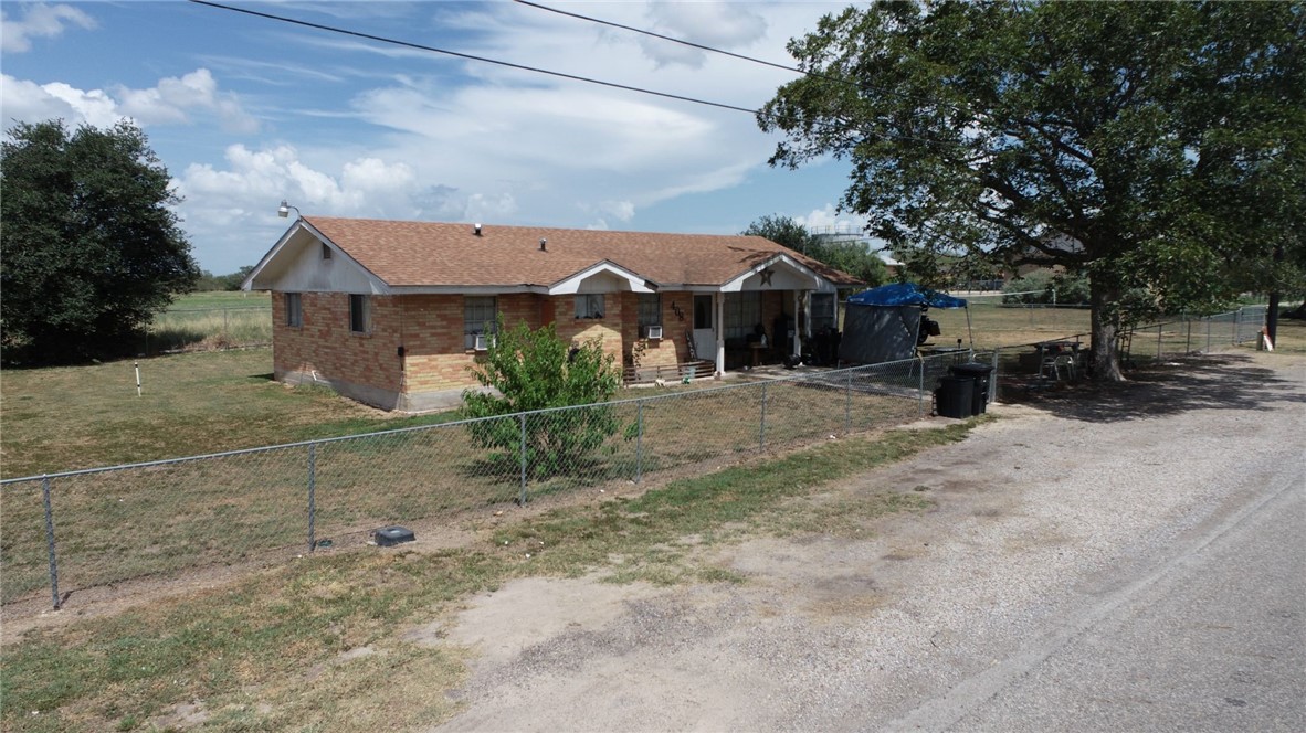 409 E St Mary Street Skidmore TX 78389