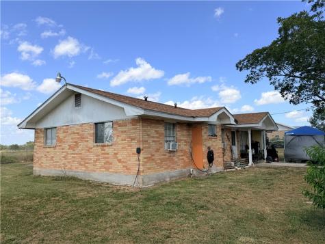 409 E St Mary Street Skidmore TX 78389