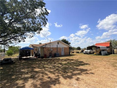 409 E St Mary Street Skidmore TX 78389