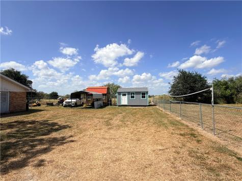 409 E St Mary Street Skidmore TX 78389