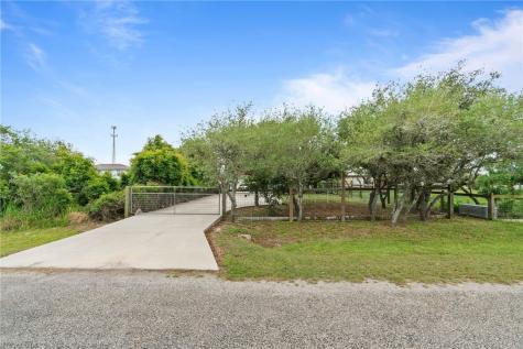 379-380 Royal Oak Rockport TX 78382