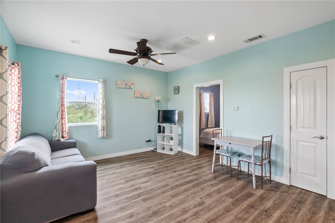 379-380 Royal Oak Rockport TX 78382