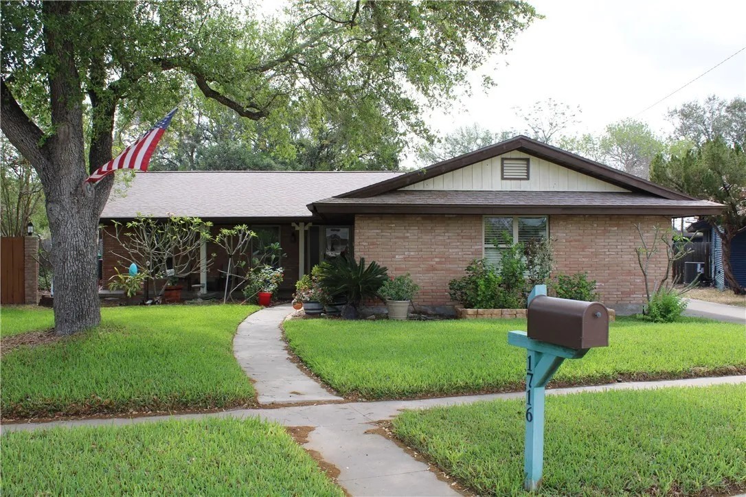1716 Lawndale Drive Kingsville TX 78363