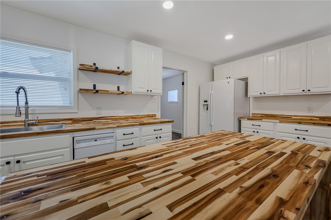 1041 Whitaker Drive Corpus Christi TX 78412
