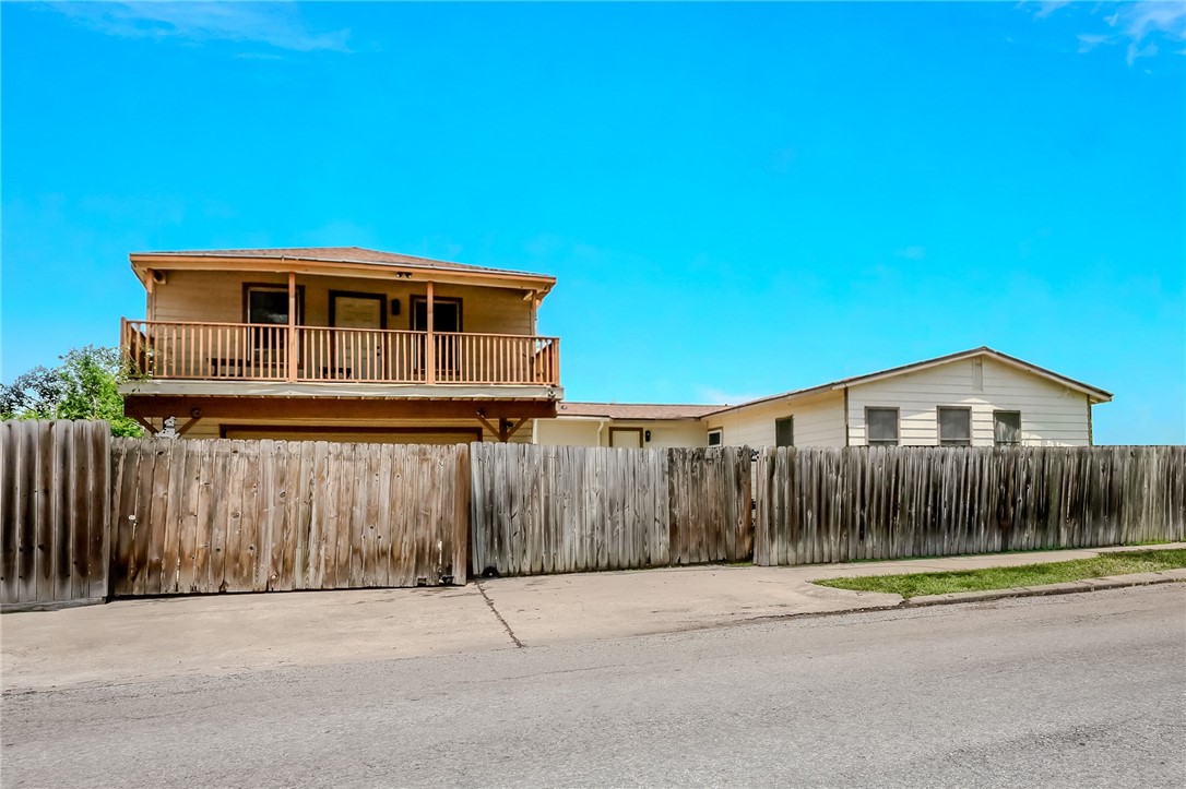 1041 Whitaker Drive Corpus Christi TX 78412
